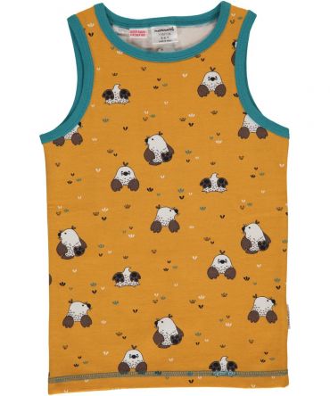 Camiseta de tirantes, de niño, hecha en algodón orgánico con estampado de topos y fondo en color mostaza.